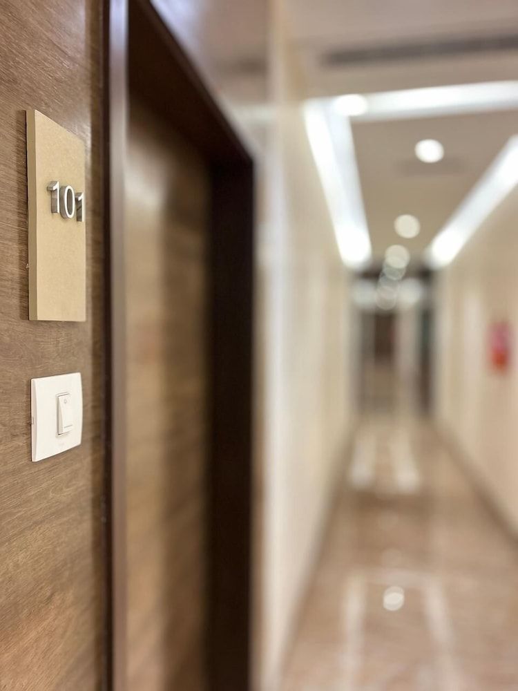 The Paradise Hotel - Luxury Stay 3