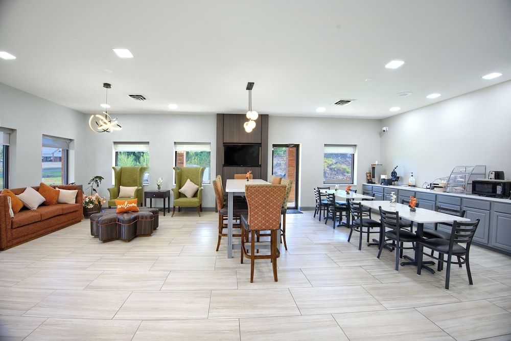 Hotsprings Village Inn 3
