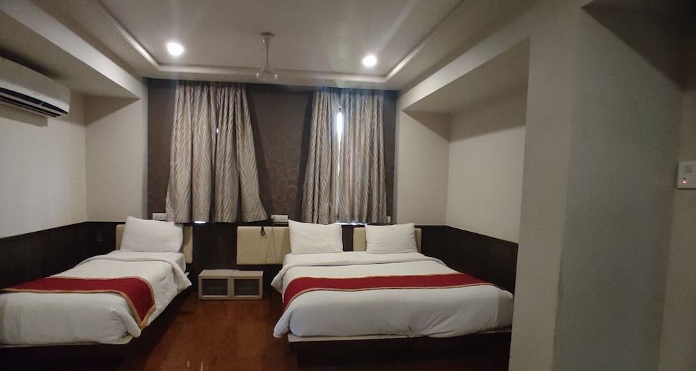HOTEL CENTER POINT 3