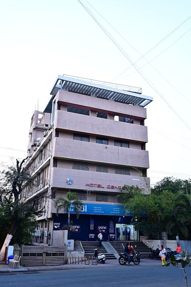 HOTEL CENTER POINT 2 estrellas en Solapur