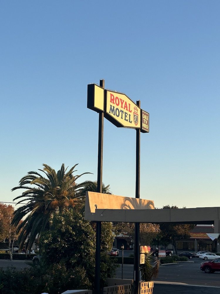 ROYAL MOTEL TRACY LLC -1 estrellas en Tracy