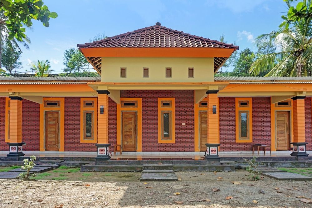 OYO Life 91988 Azka Homestay Klayar 2 estrellas en Pacitan