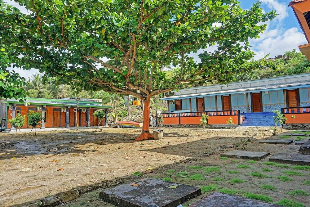 OYO Life 91988 Azka Homestay Klayar 2