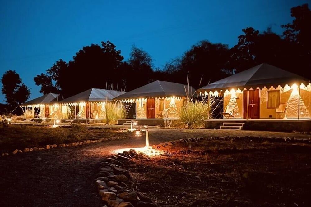Dera Jawai -1 estrellas en Bijāpur