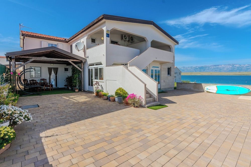 Apartments Tukara 3 étoiles à Vir