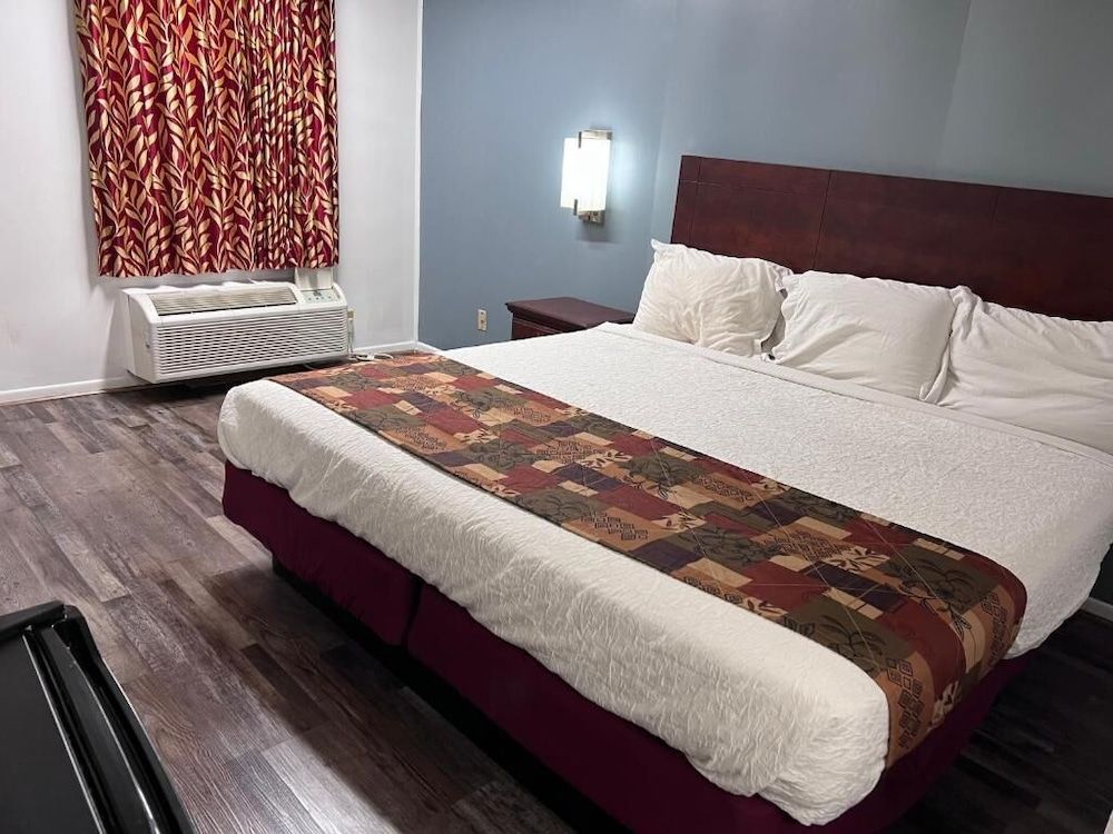 Smith Motel 3