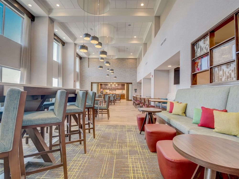 Hampton Inn & Suites Williamstown Ark Encounter 3