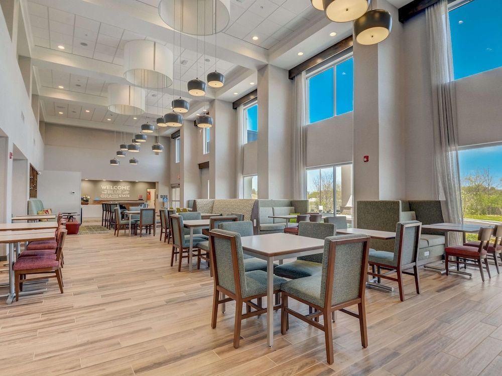 Hampton Inn & Suites Williamstown Ark Encounter 2