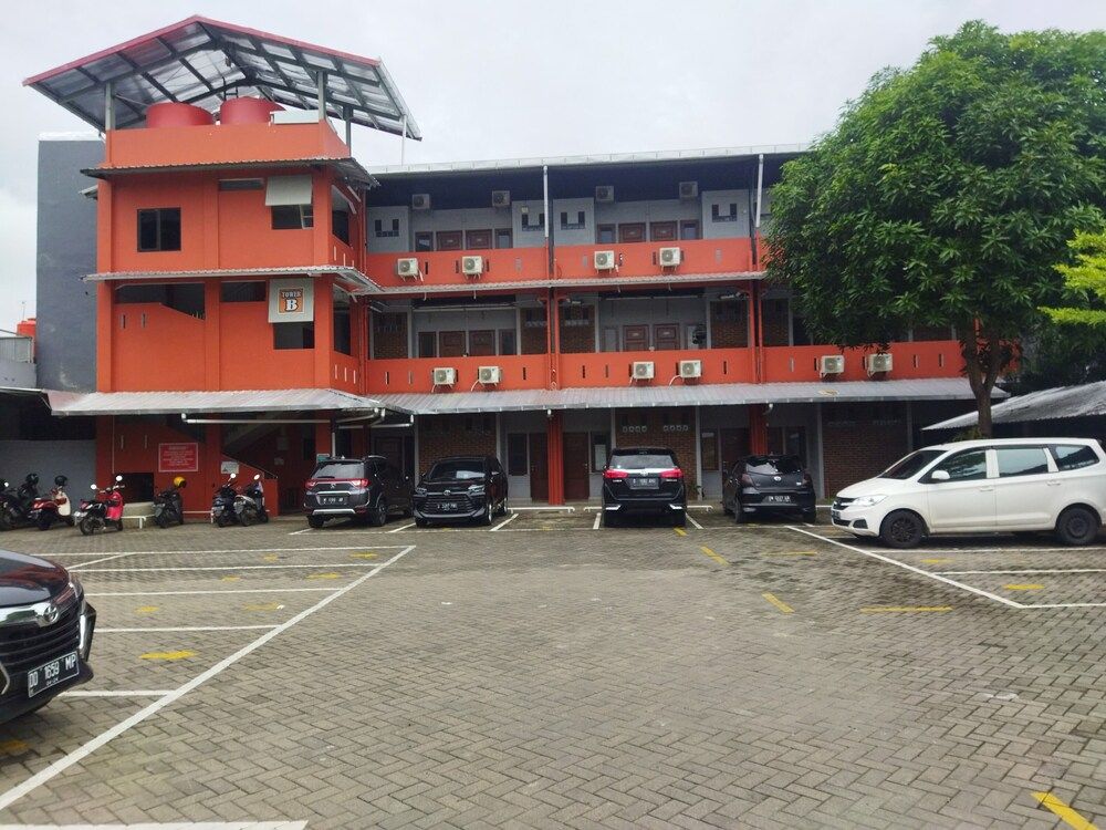 Hotel O Kost Orange Syariah 2 estrellas en Gusung