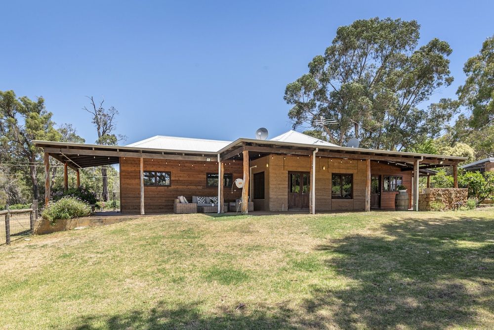 Island Brook Estate Vineyard and Chalets 2
