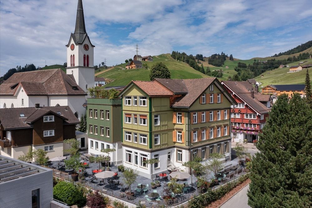 Appenzeller Huus Huus Loewen 4 estrellas en Gonten