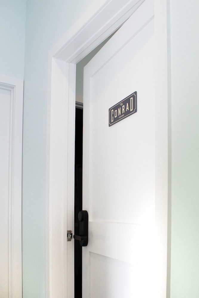 Bischoff Inn - Former 1870 Furniture Factory Now 5 Room Boutique Hotel 2