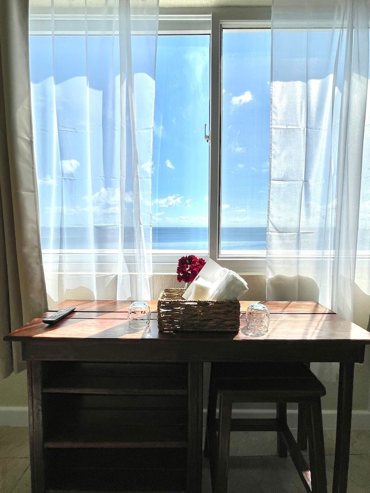 Lunas View Hotel and Restaurant 3