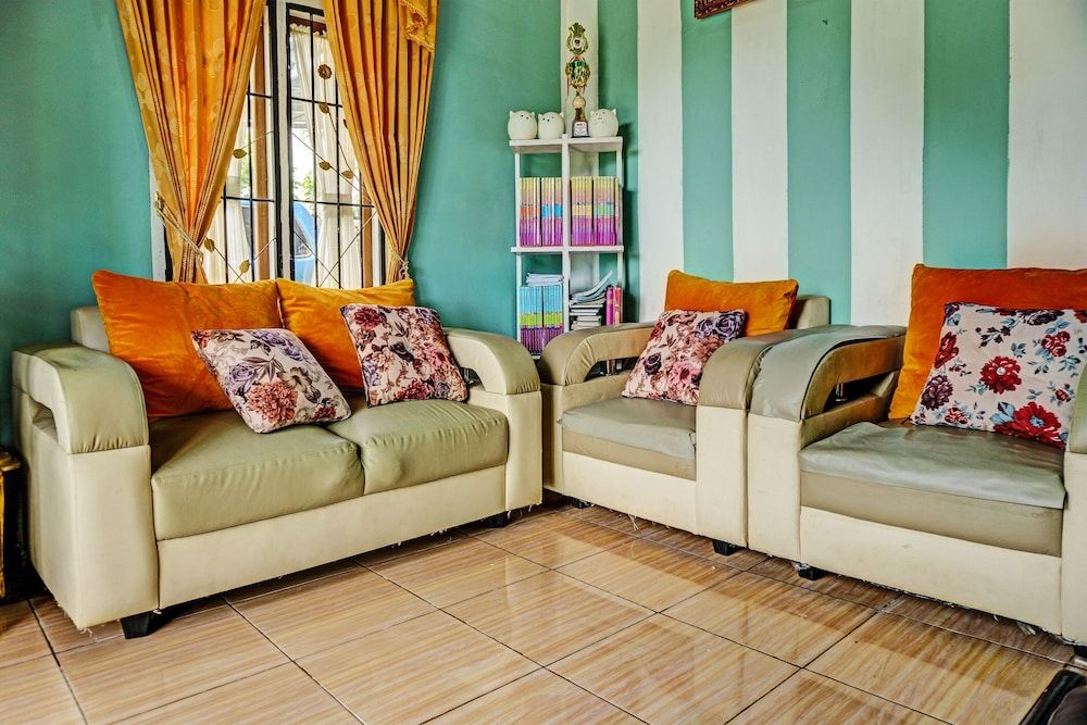 SPOT ON 92169 Homestay Zahra Syariah 2