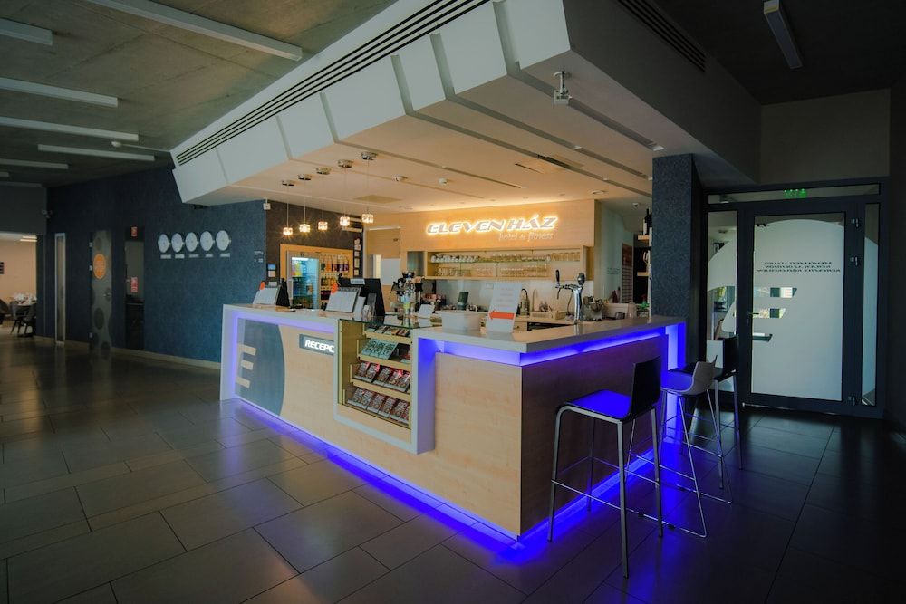 Eleven Business & Sport Hotel 3 estrellas en Jászárokszállás