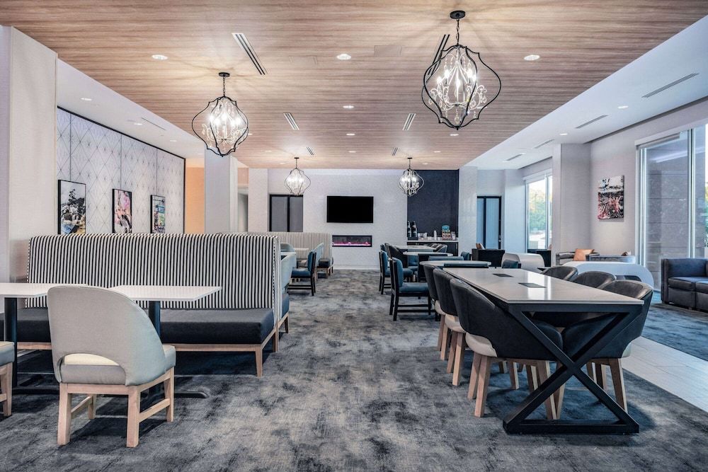 La Quinta Inn & Suites By Wyndham Yucaipa 3