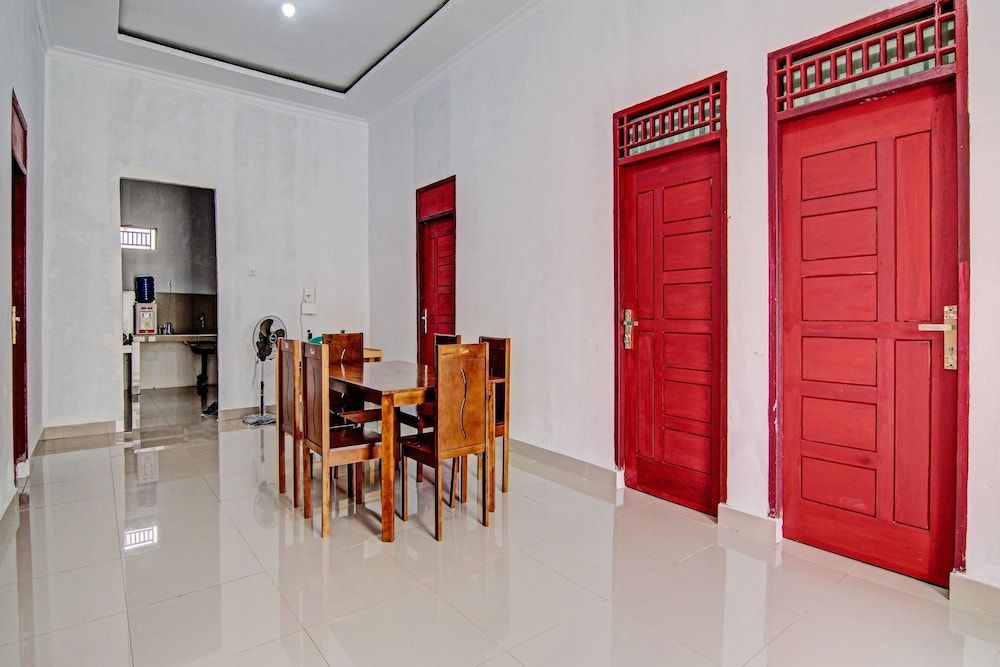 Hotel O Wisma Cendana Syariah Near PASAR FLAMBOYAN 2