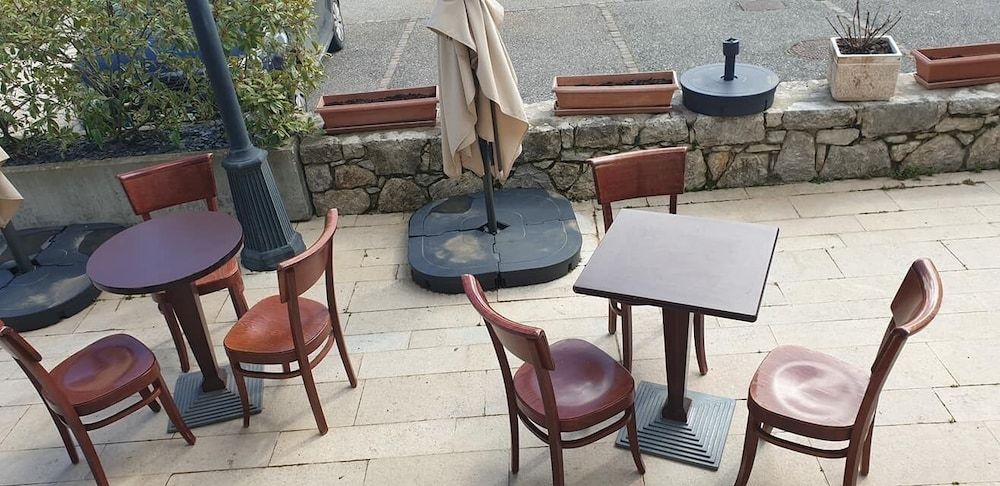 Auberge Communale - La Fruitière Péron 3