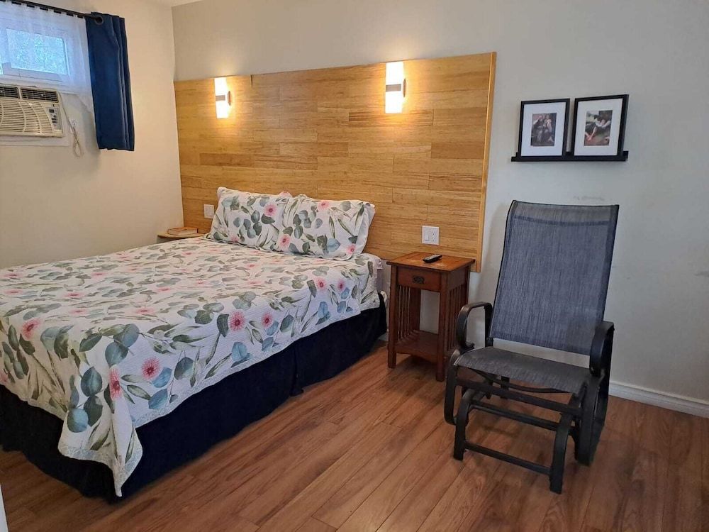 Three Islands Motel 2