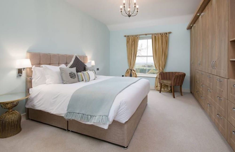 Orchard House 2