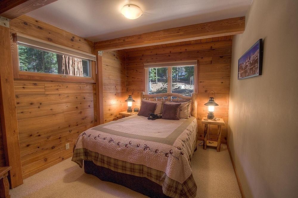 The Bass Chalet 3 Bedroom Home by RedAwning 2