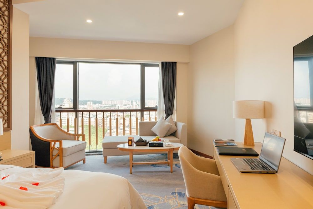 White Swan Guest House Meizhou 2