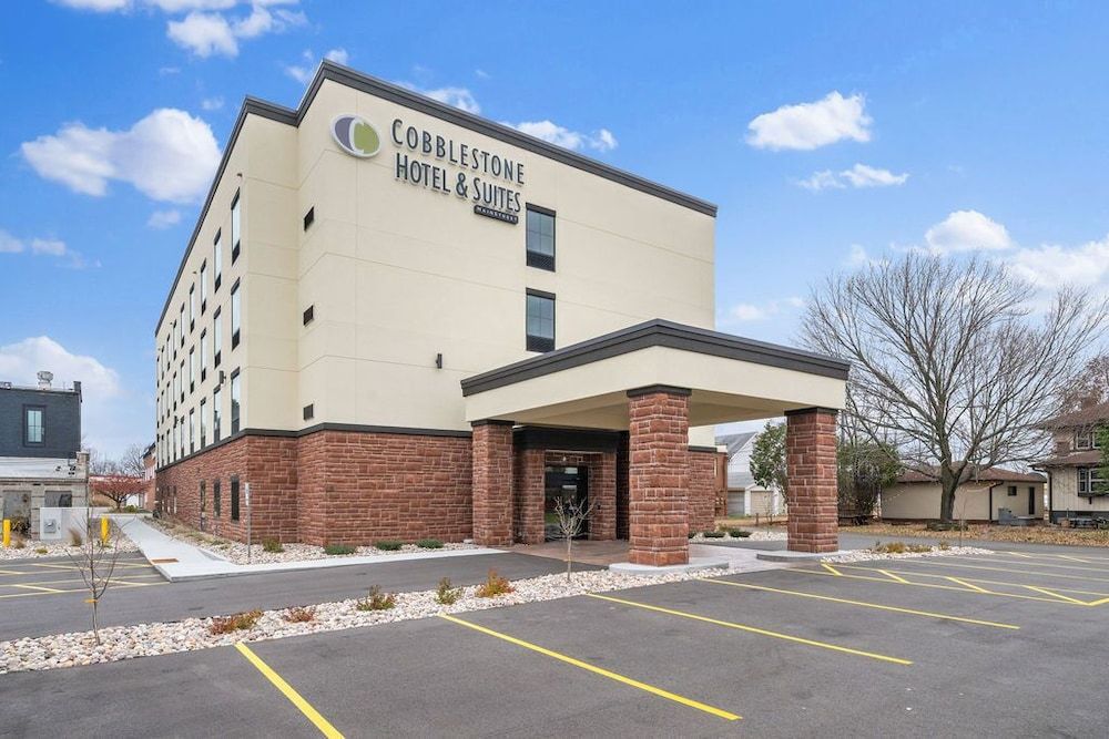 Cobblestone Hotel & Suites - Central Wisconsin Airport 3 estrellas en Mosinee