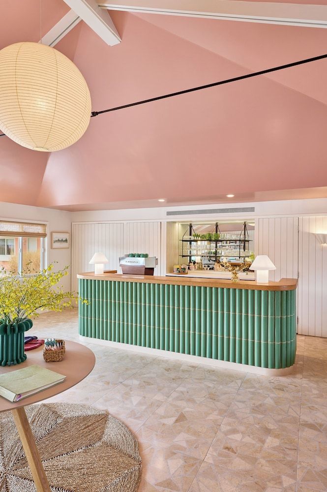 Silver Sands Motel & Beach Bungalows 3