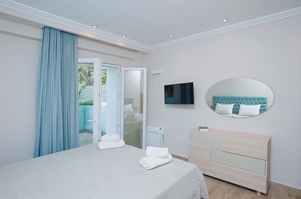 Villa Nikolakis, Kerasia, on the beach 2