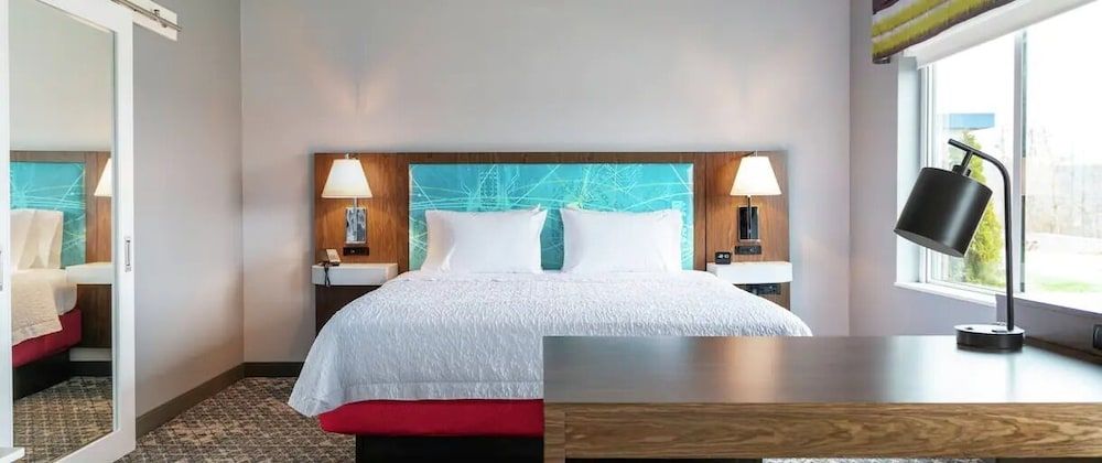 Hampton Inn & Suites Manistee Waterfront 3