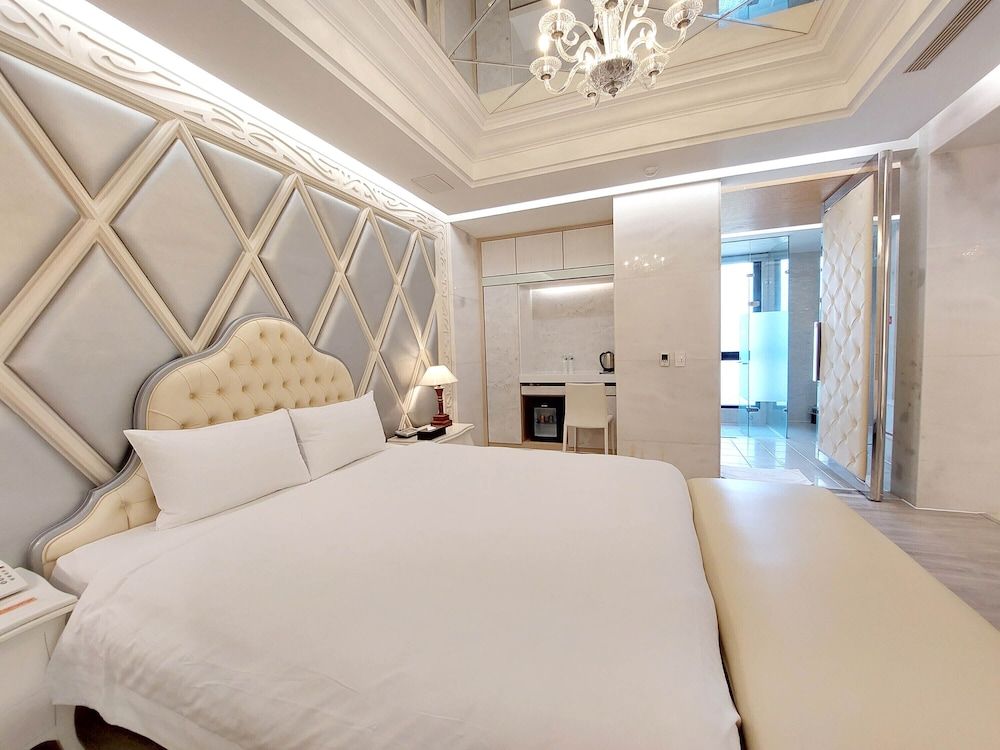 ELYSEES MOTEL 3