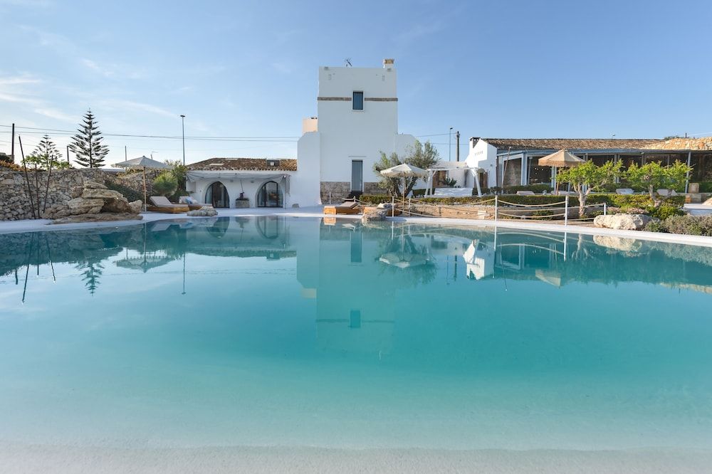 Masseria Samenti -1 estrellas en Torre Suda