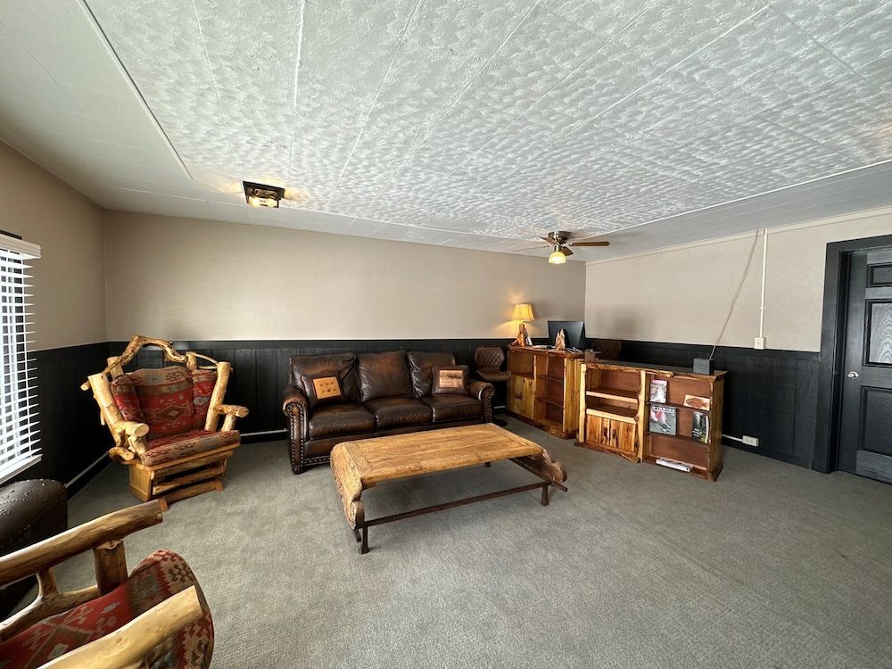 Pine Lodge 2
