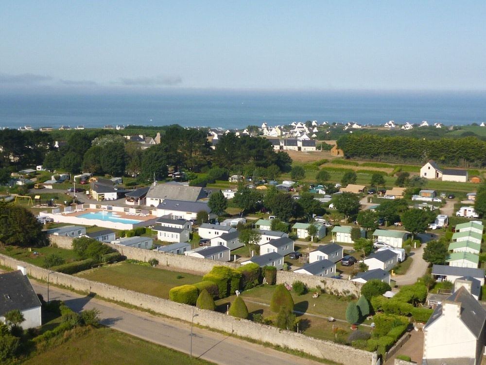 Camping La Corniche 3 estrellas en Plozévet