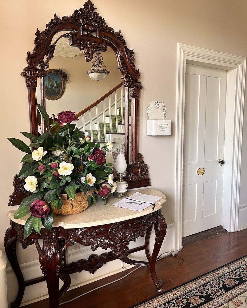 Rocky Hill Inn 2