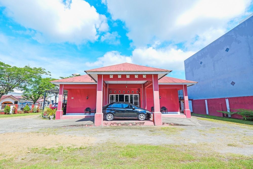 Hotel O Wisma Arwini Syariah Near Benteng Balangnipa 2 estrellas en Sinjai