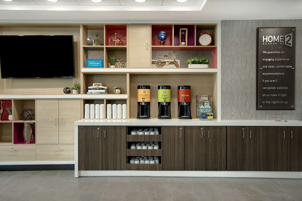 Home2 Suites By Hilton Grand Rapids Airport 2
