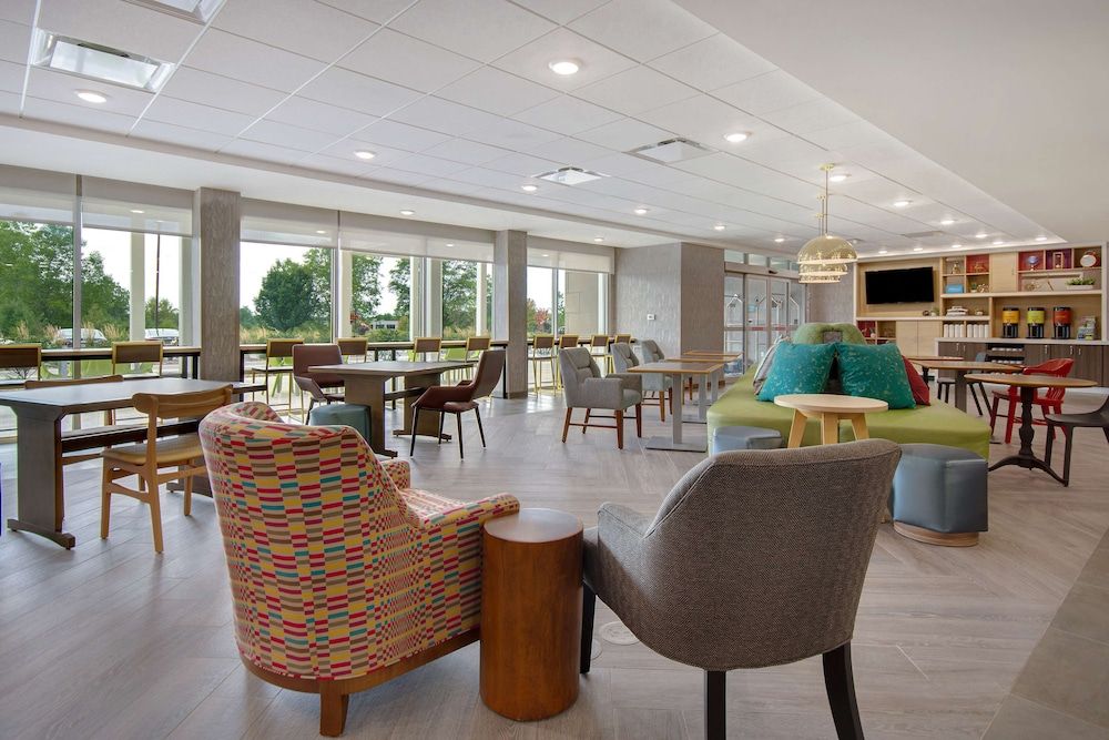 Home2 Suites By Hilton Grand Rapids Airport 3