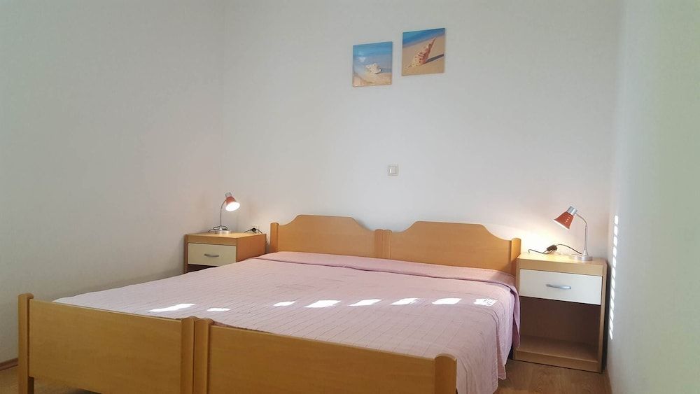 Apartments Luka 2