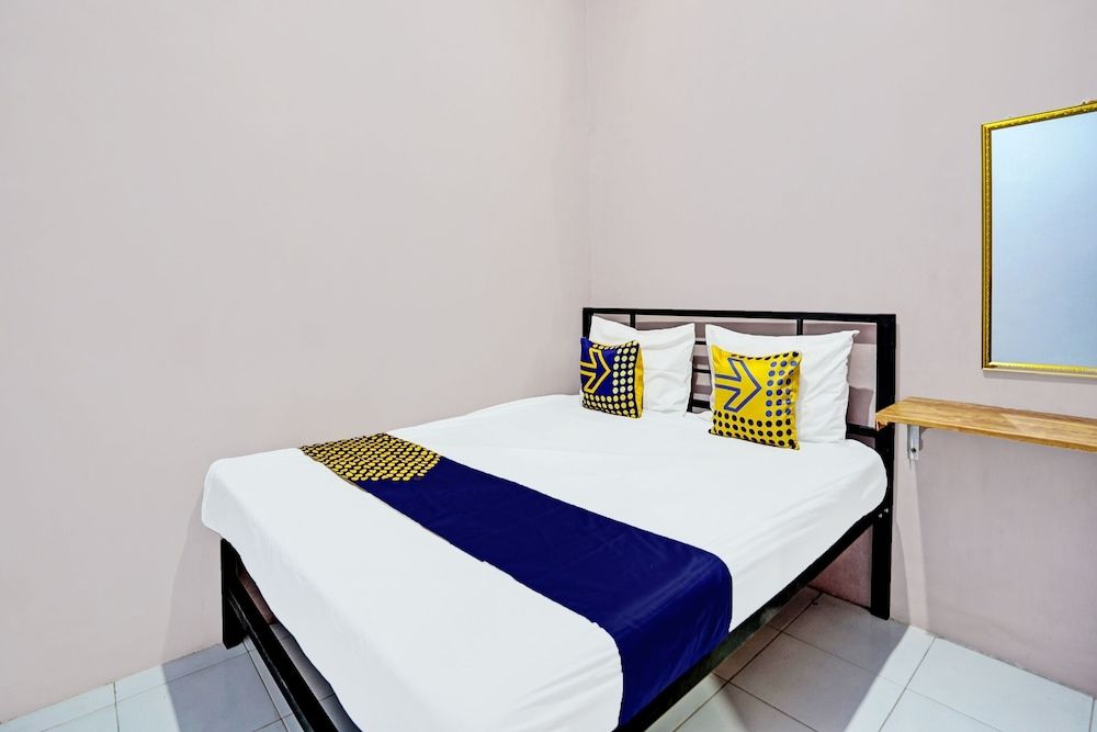 Hotel O Sobat Ijen HomestayNearSungai Prengsengan 2 estrellas en Rogojampi