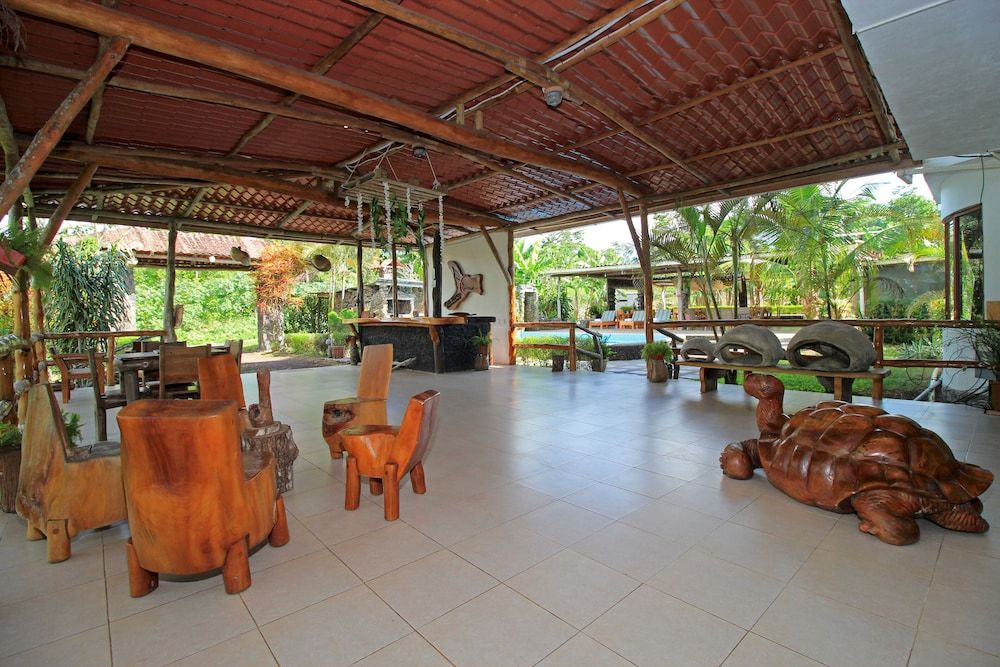 Natura Gardens Galápagos Hotel 3