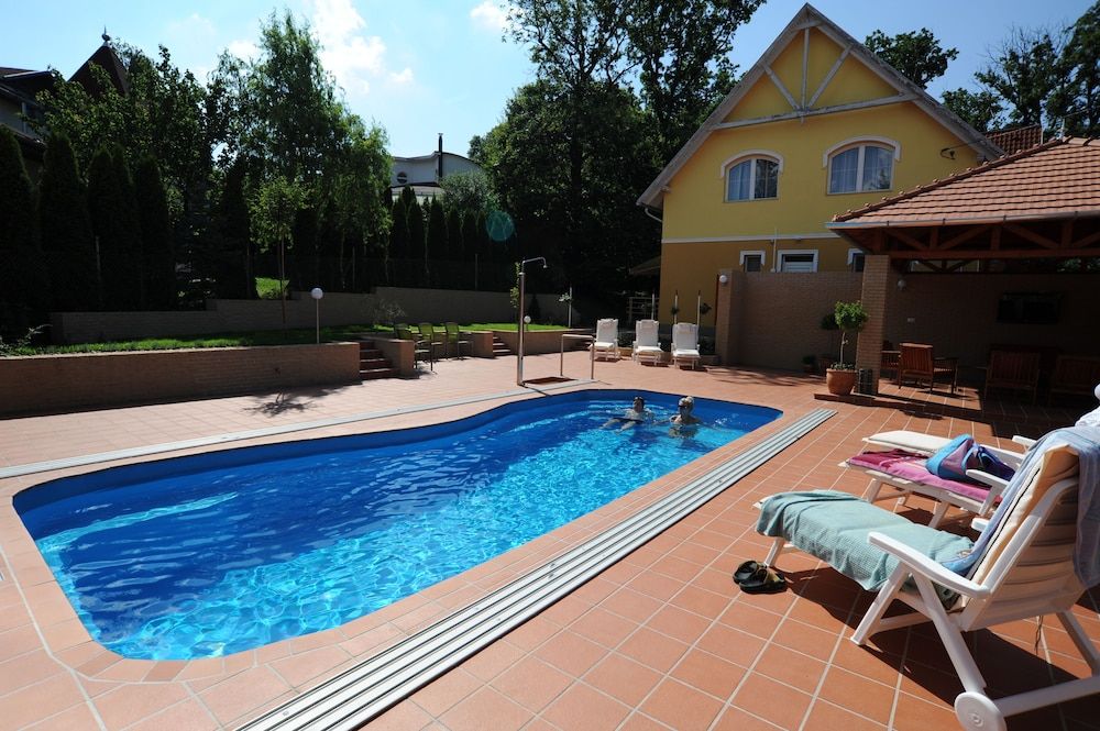 Tölgyfa Panzió -1 estrellas en Miskolctapolca