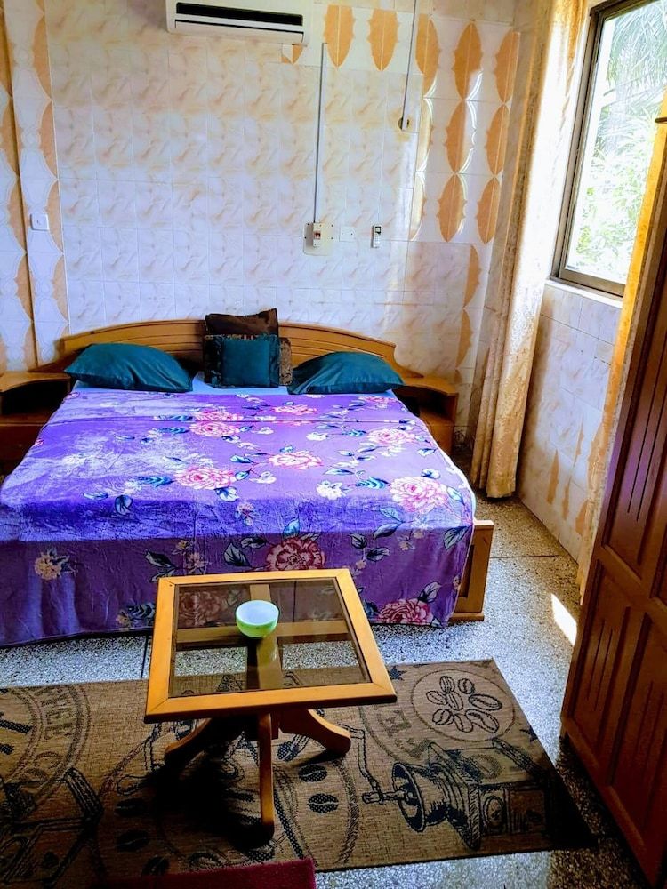 Room in Guest Room - Renajoe Exclusive Guesthouse Tema Community 9 3