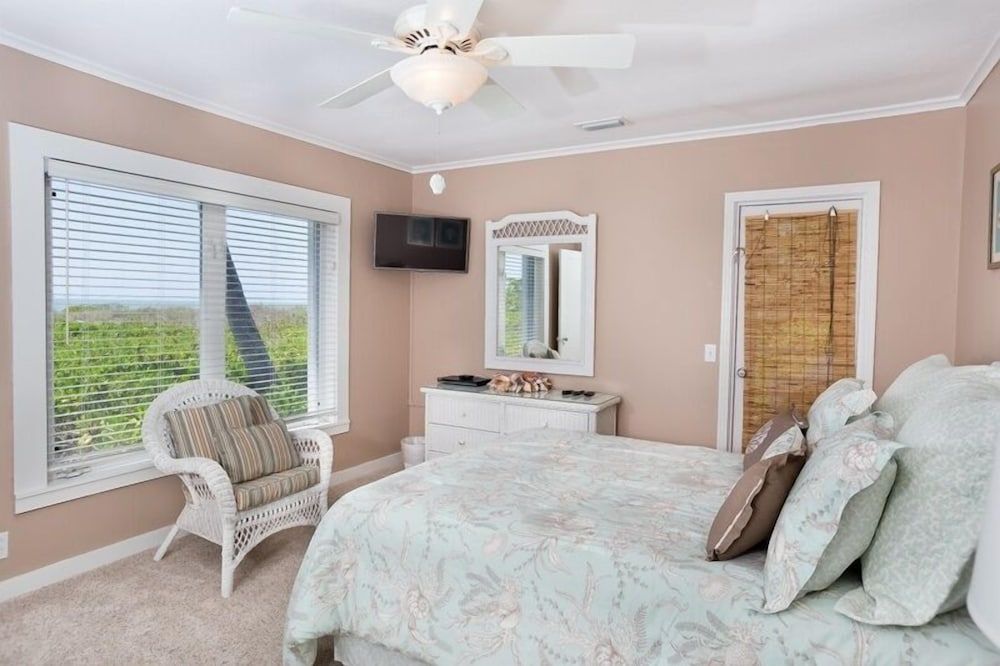 Winshall Home 4 Bedroom Home by RedAwning 3