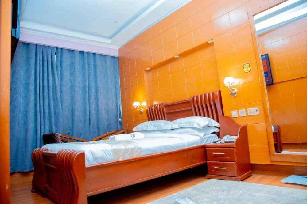 BWAMI DUBAI HOTEL KASULU 2