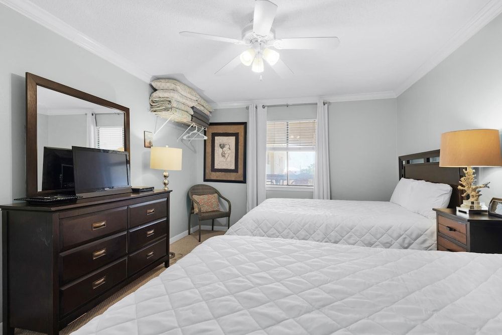 Sunset Harbor Palms 2-301 2