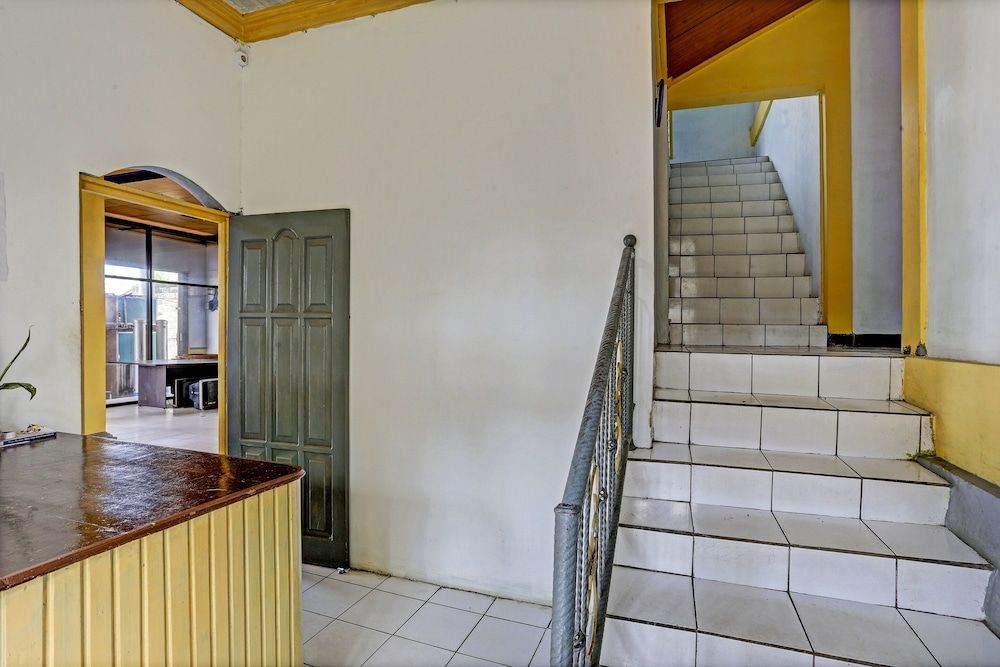 Hotel O Penginapan Aina Syariah 3