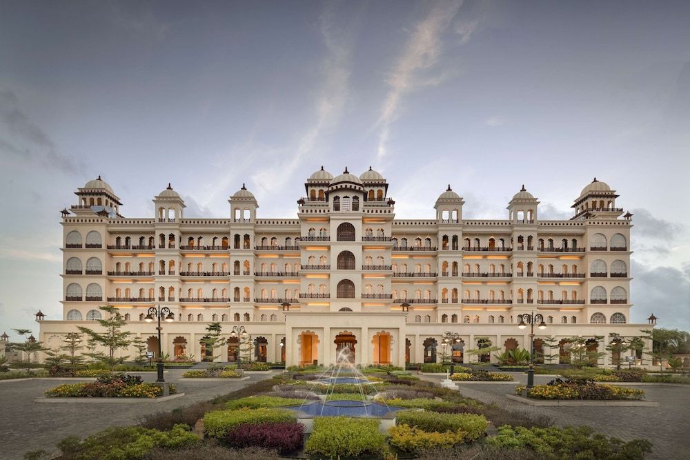 Uday Palace Navsari, a member of Radisson Individuals 5 estrellas en Navsāri