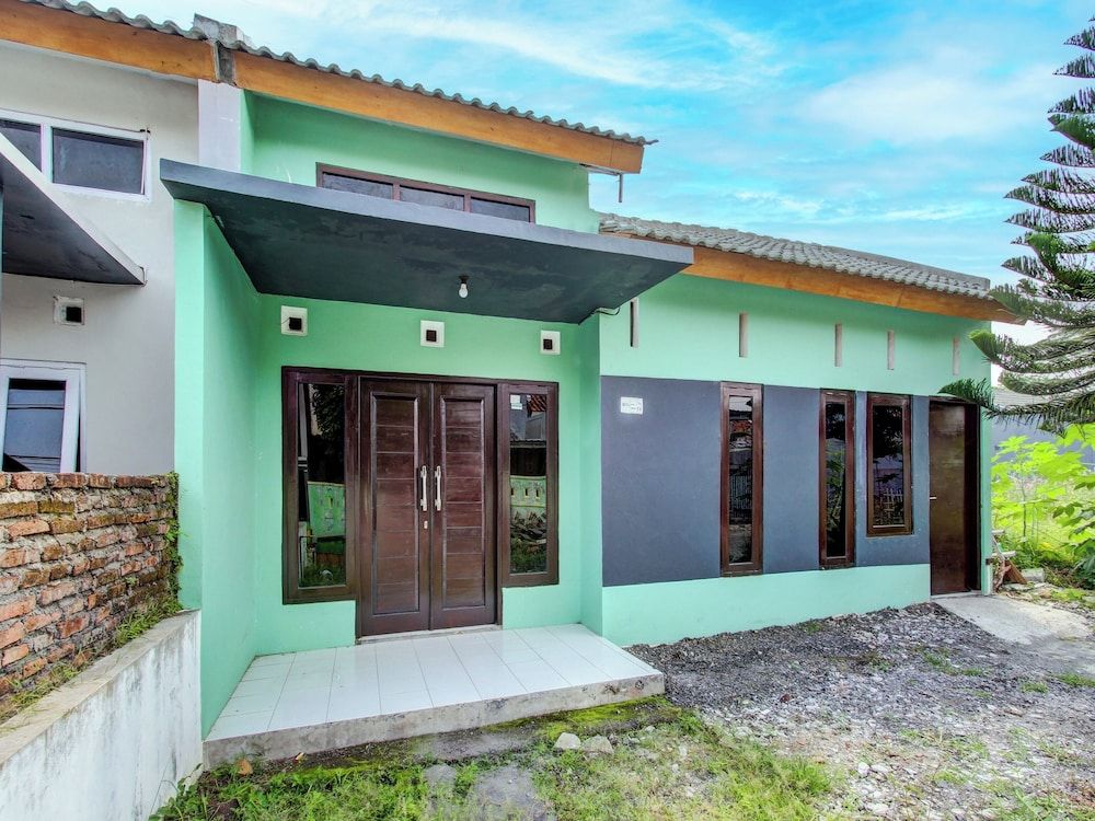 SPOT ON 92490 Casa Homestay Syariah 2 estrellas en Brangsong