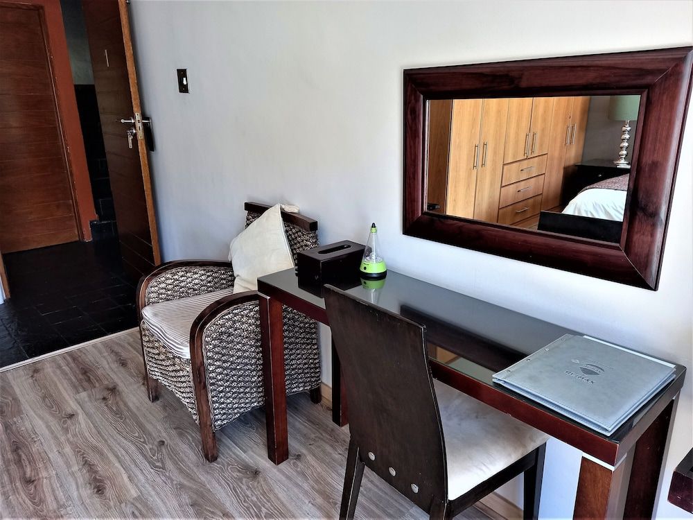 Mandalay Beach B & B 3